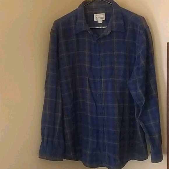 Long sleeve button-up flannel - Picture 2 of 4